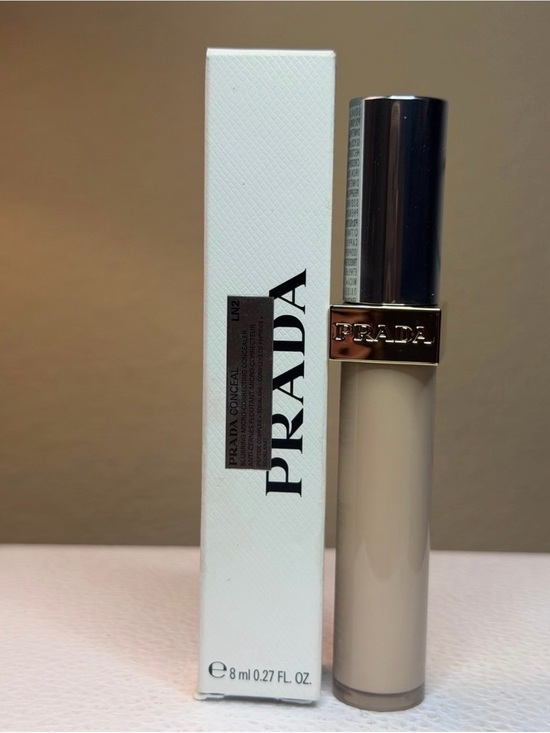 Prada Other - LN2 Prada Conceal - Blurring Micro-correction Concealer